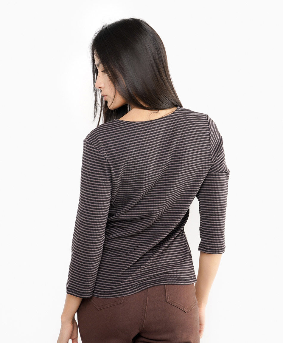 Remera mujer cuello v ligera