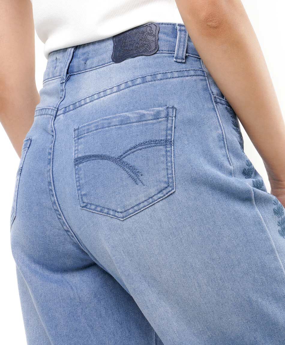 Jeans mujer dise&ntilde;o bordado