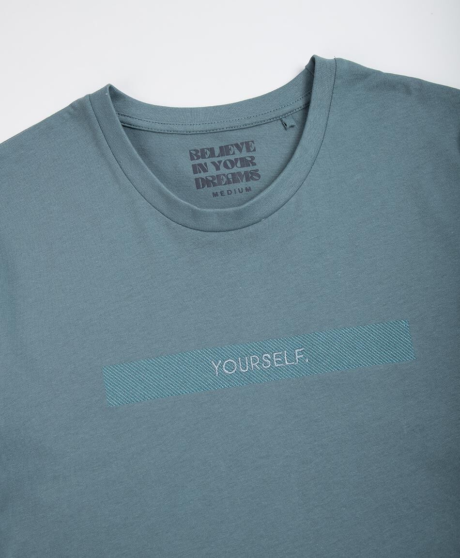 Remera hombre bordado yourself