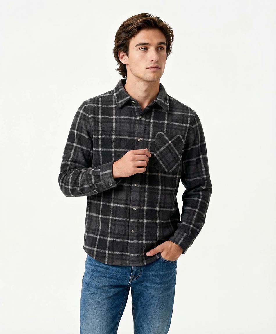 Campera hombre le&ntilde;adora negro