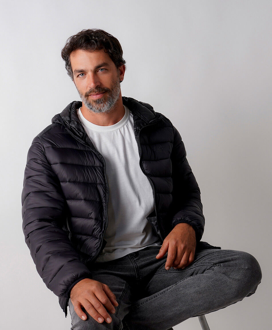 Parka hombre negra gorro