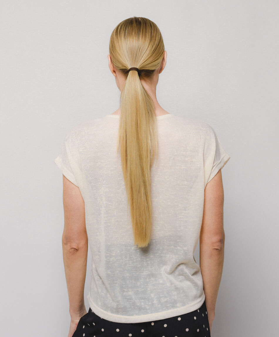 Remera mujer hojas relieve