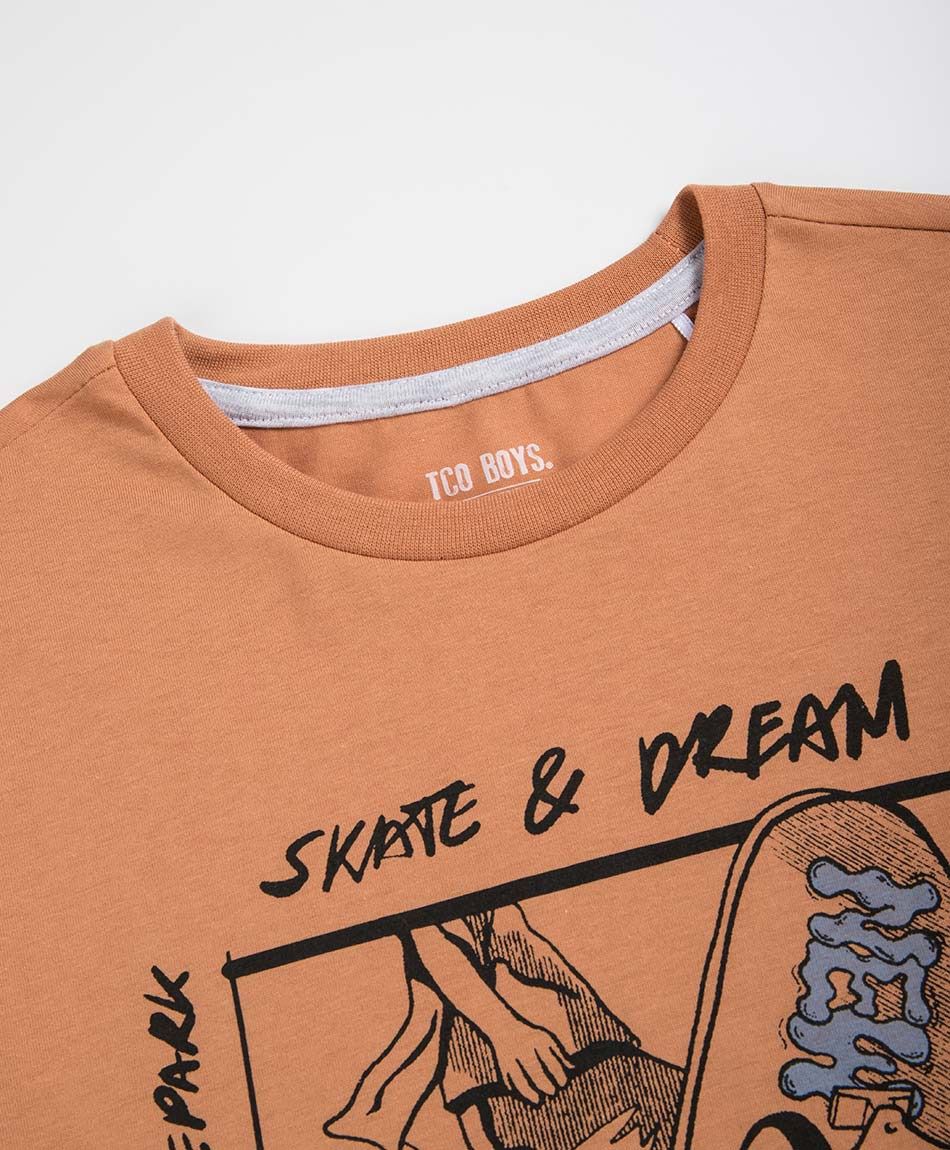 Remera ni&ntilde;o estampado skate