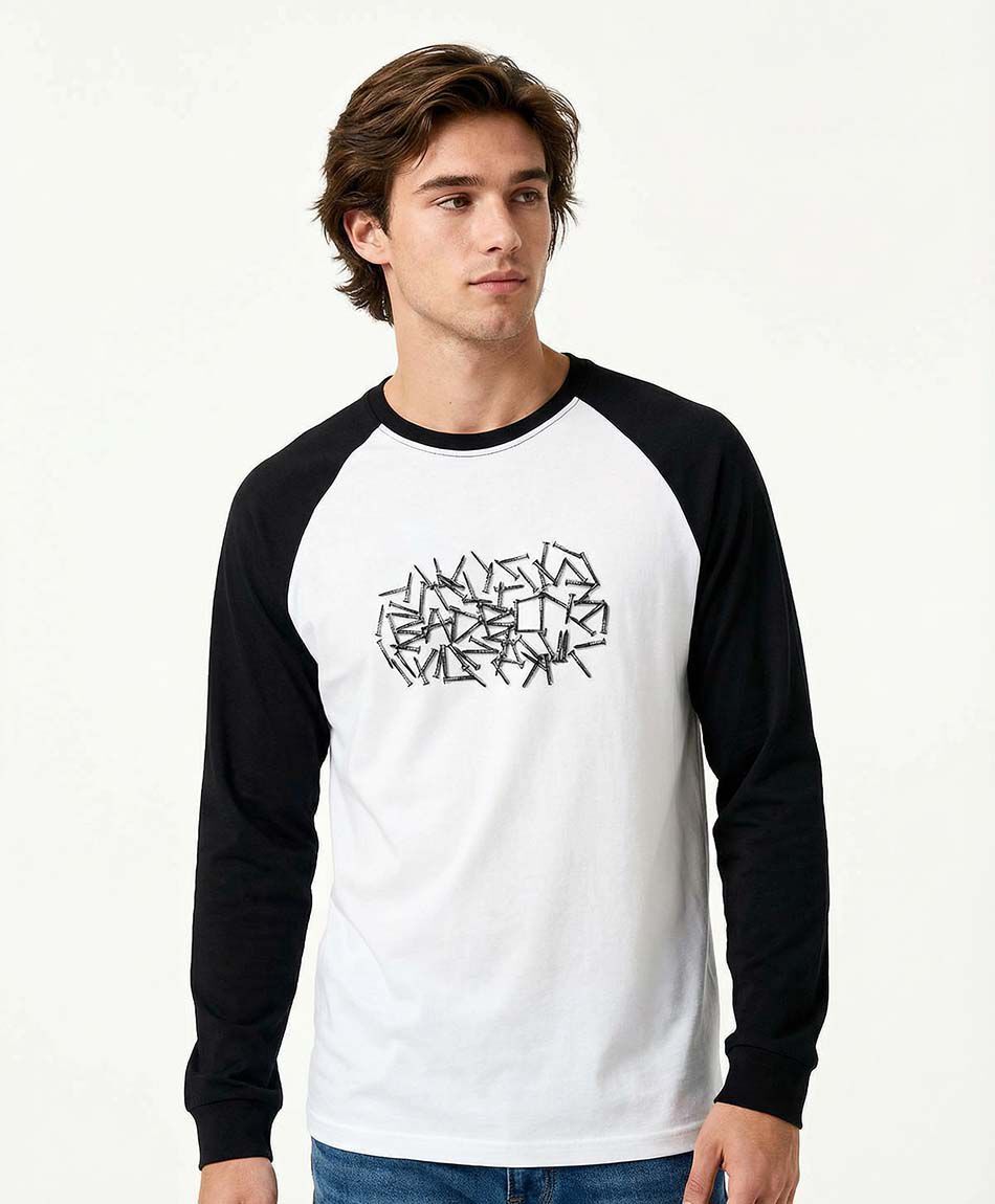 Remera hombre bicolor clavos