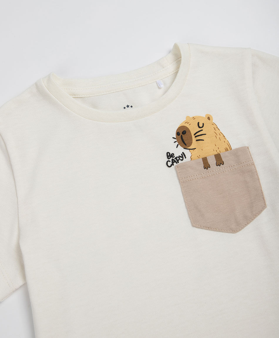 Remera beb&eacute; bolsillo capibara