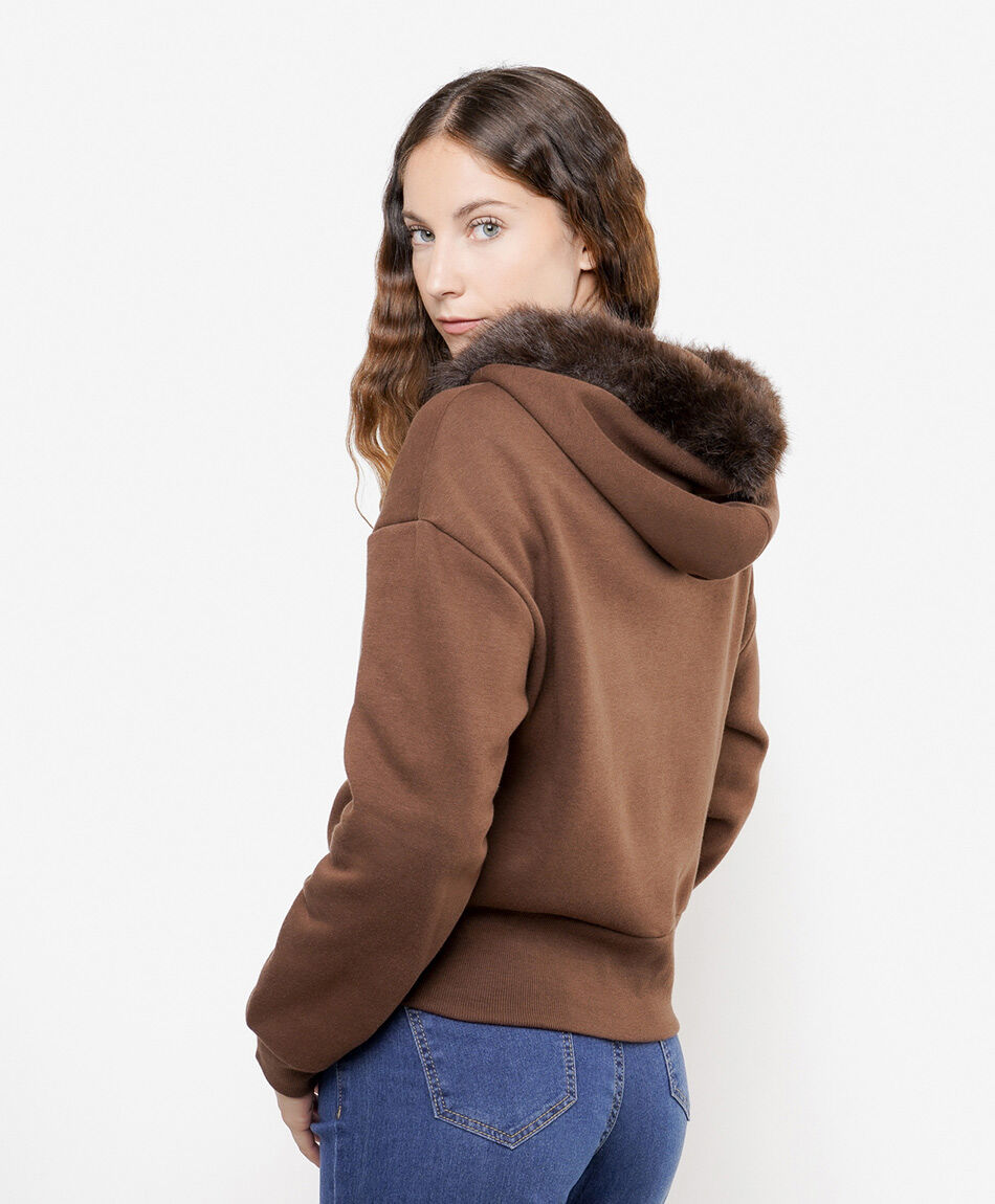 Buzo mujer cuello pelitos