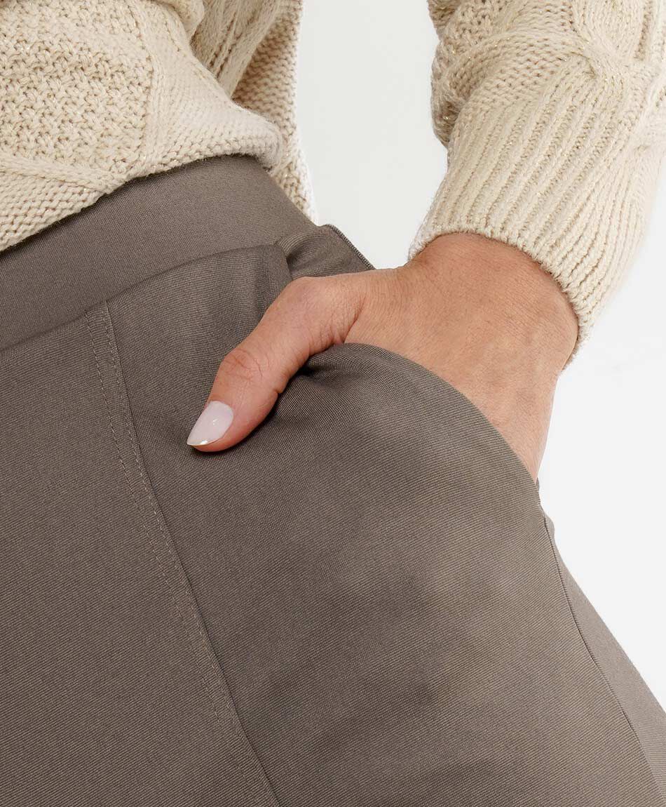 Pantal&oacute;n mujer l&iacute;nea bolsillos