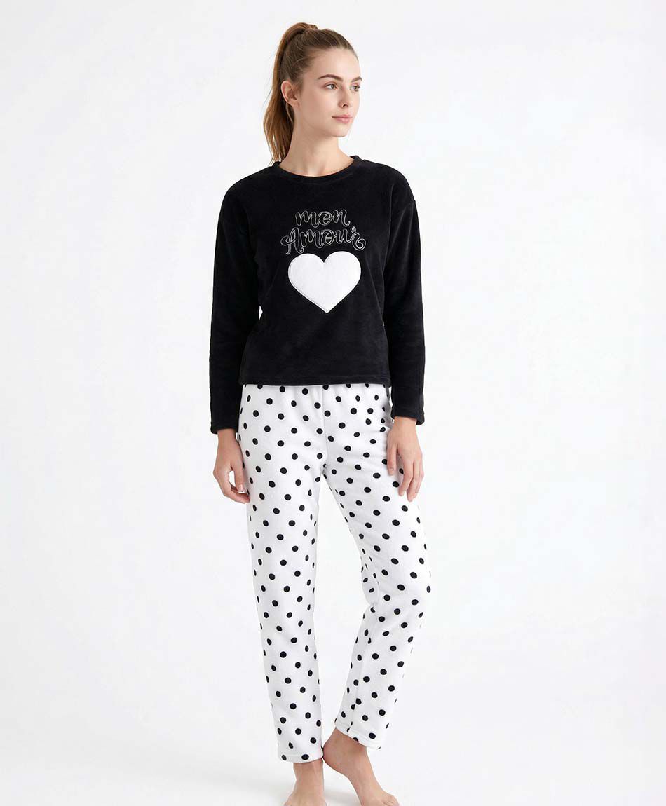 Pijama mujer coral coraz&oacute;n lunares