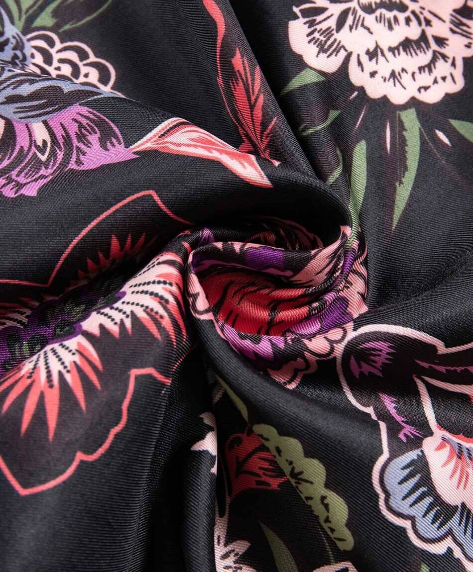 Pareo mujer floreado estilo sat&iacute;n