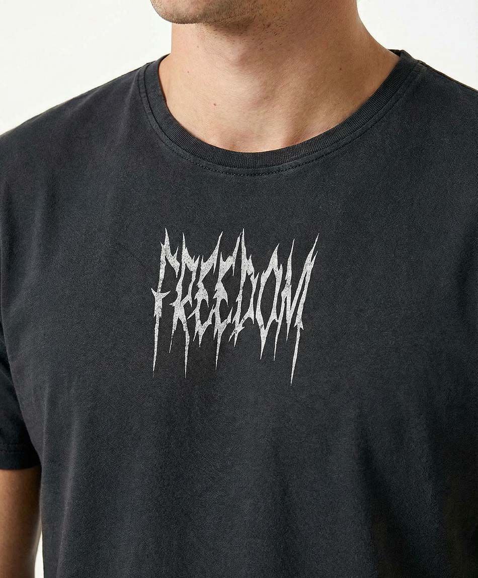 Remera hombre night of freedom