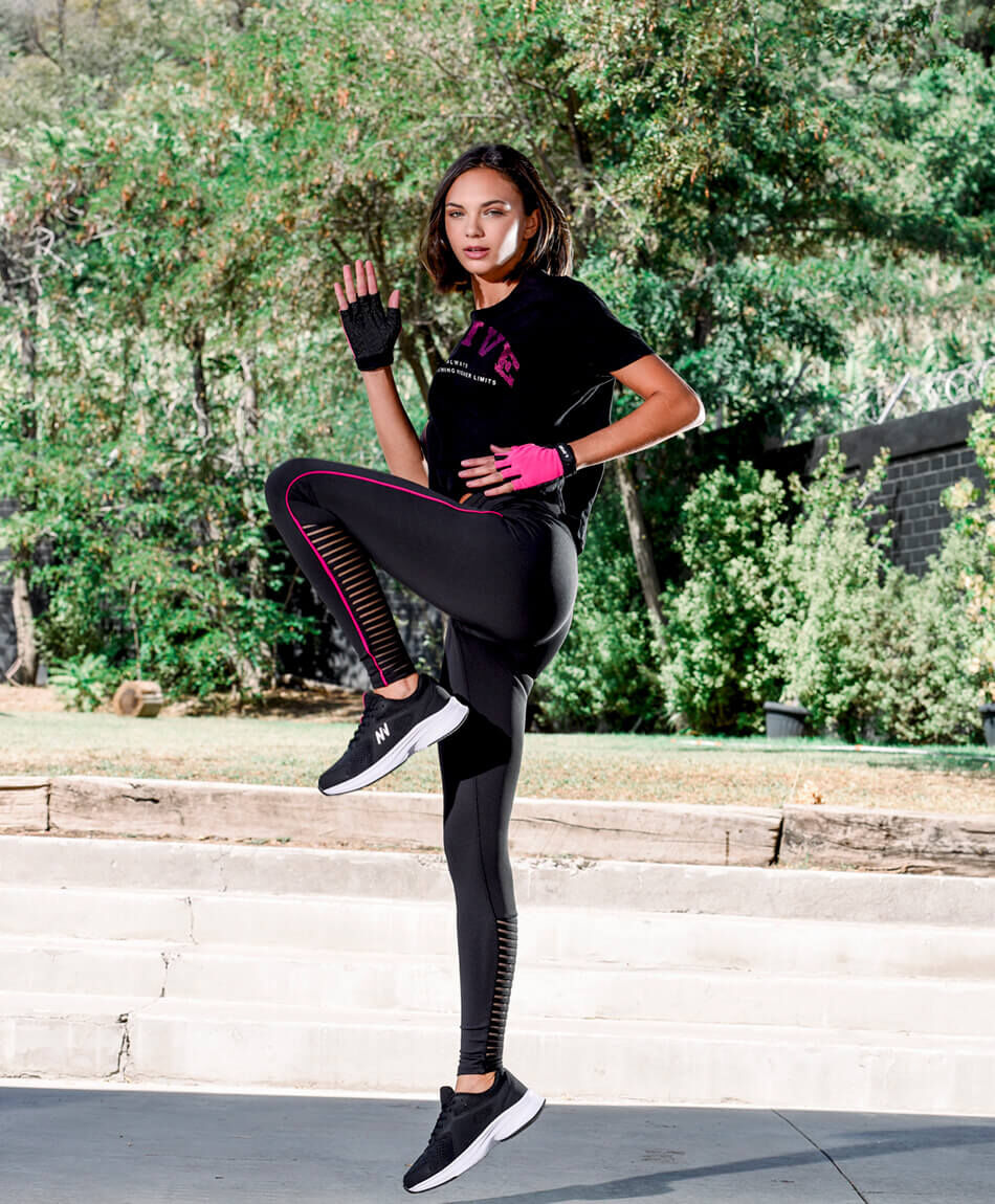 Calza deportiva mujer l&iacute;nea fucsia