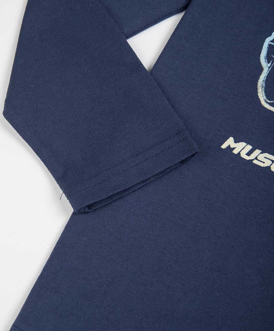 Remera ni&ntilde;o estampado de carreras