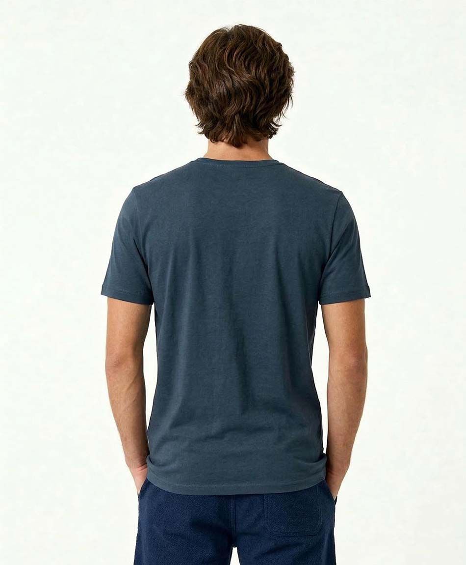 Remera deportiva hombre abstract