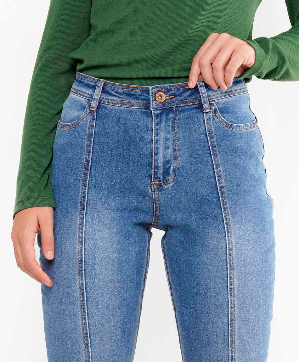 Jeans mujer flare linea decorativa