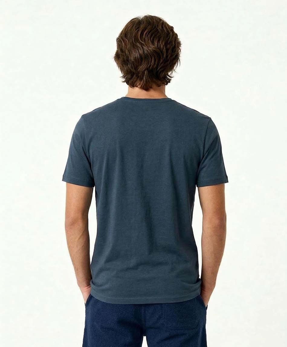 Remera deportiva hombre abstract