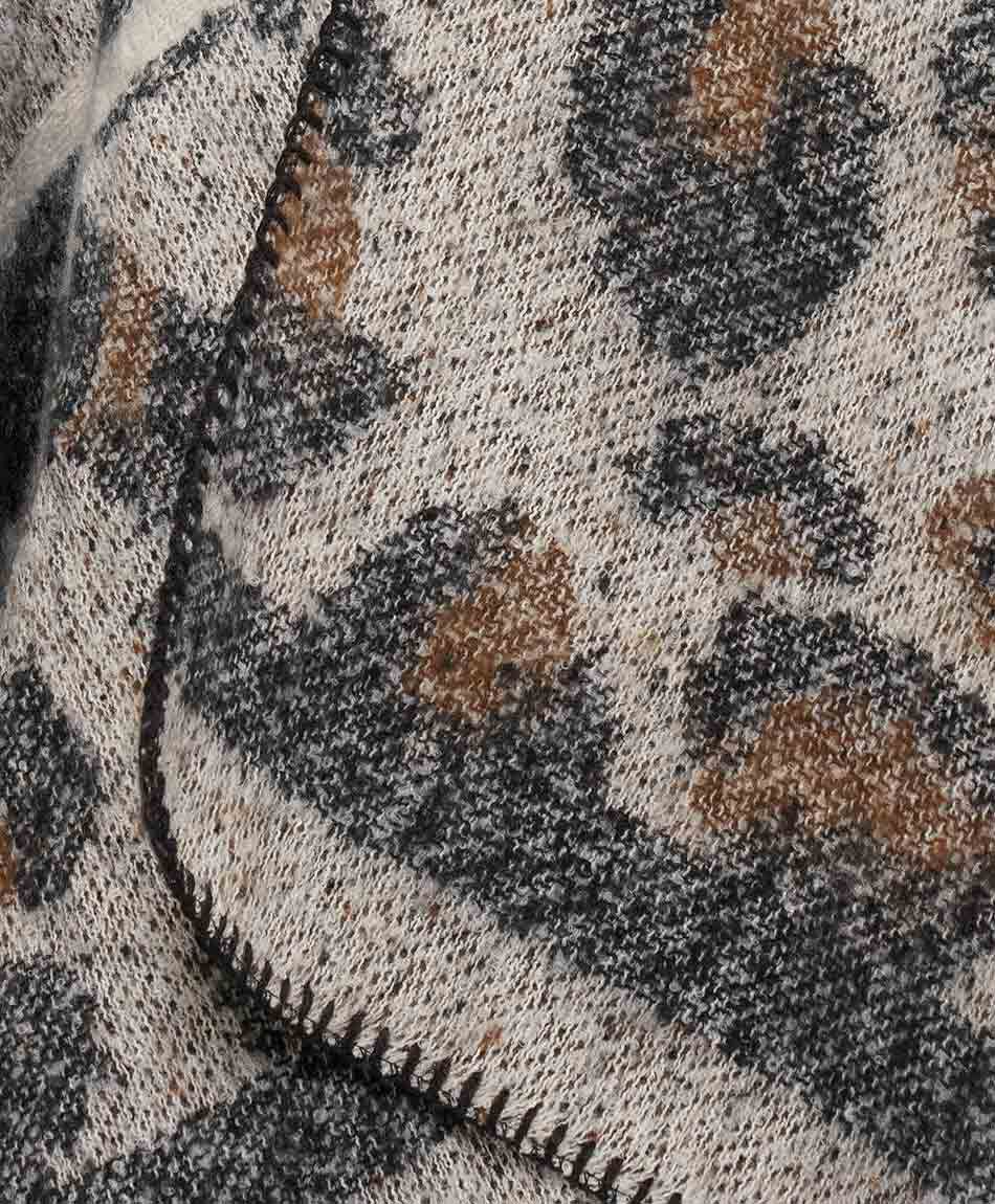 Poncho mujer dise&ntilde;o rustico animal print