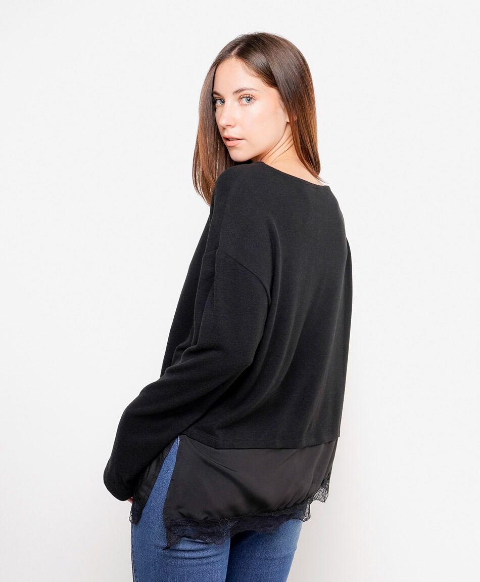 Remera mujer detalle basta encaje negra