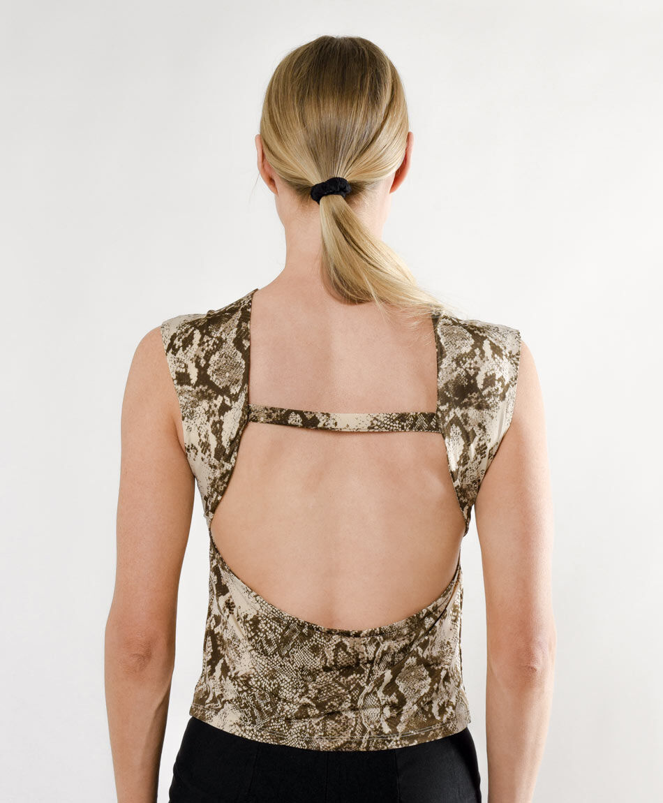 Remera mujer espalda descubierta