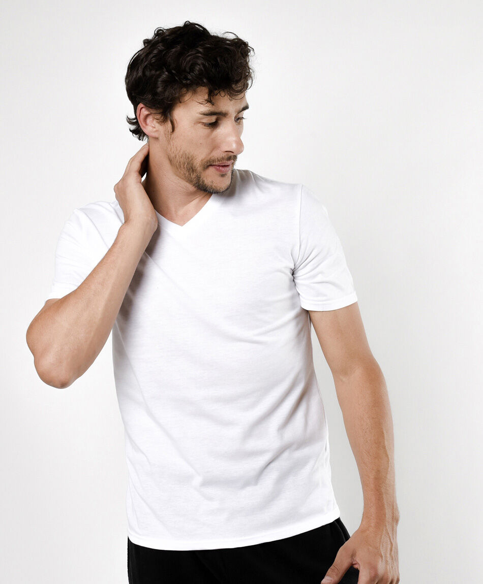 Camiseta hombre cuello en v
