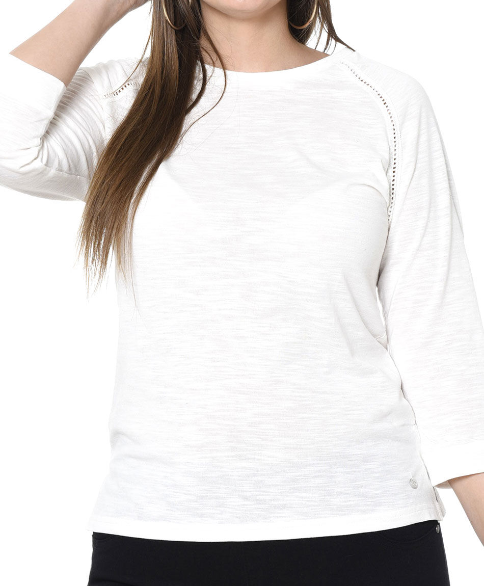 Polera con encaje