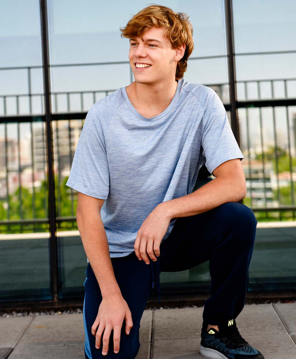 Remera deportiva hombre lisa celeste