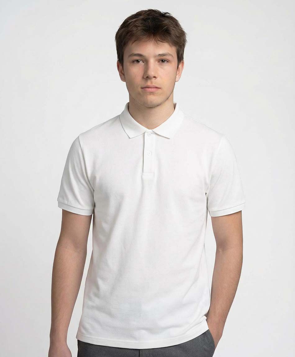 Remera escolar blanca b&aacute;sica