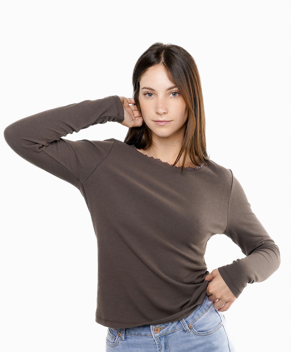 Remera mujer manga larga rib con encaje