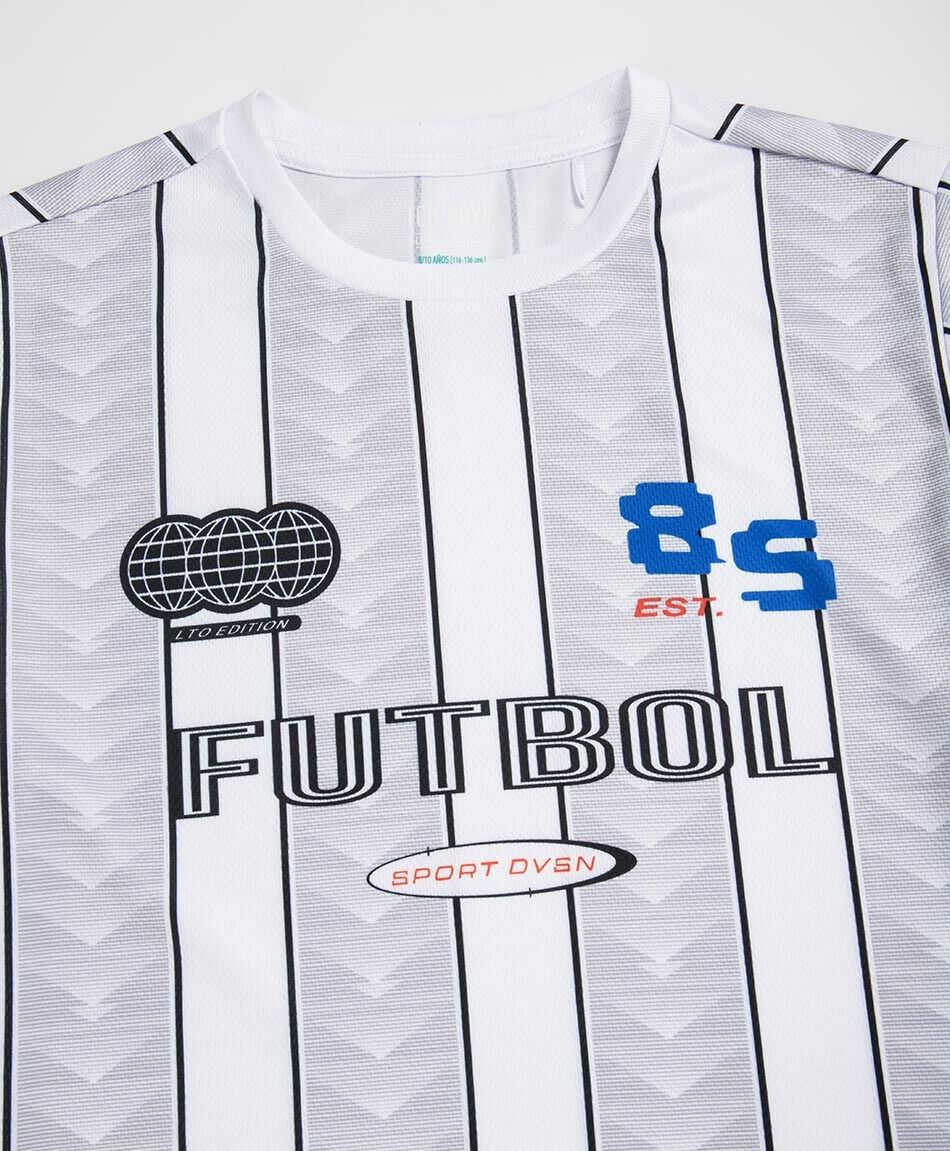 Remera ni&ntilde;o f&uacute;tbol l&iacute;neas