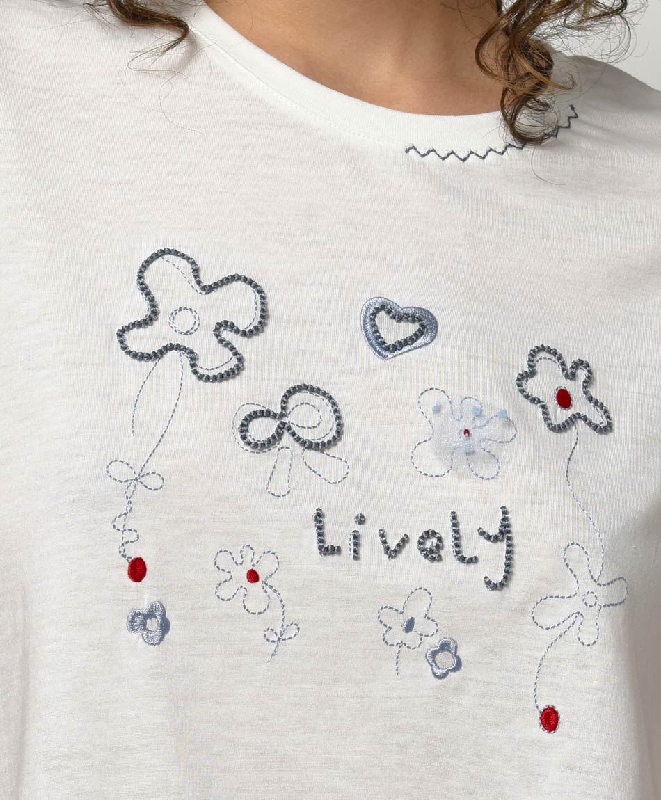Remera mujer bordada lively