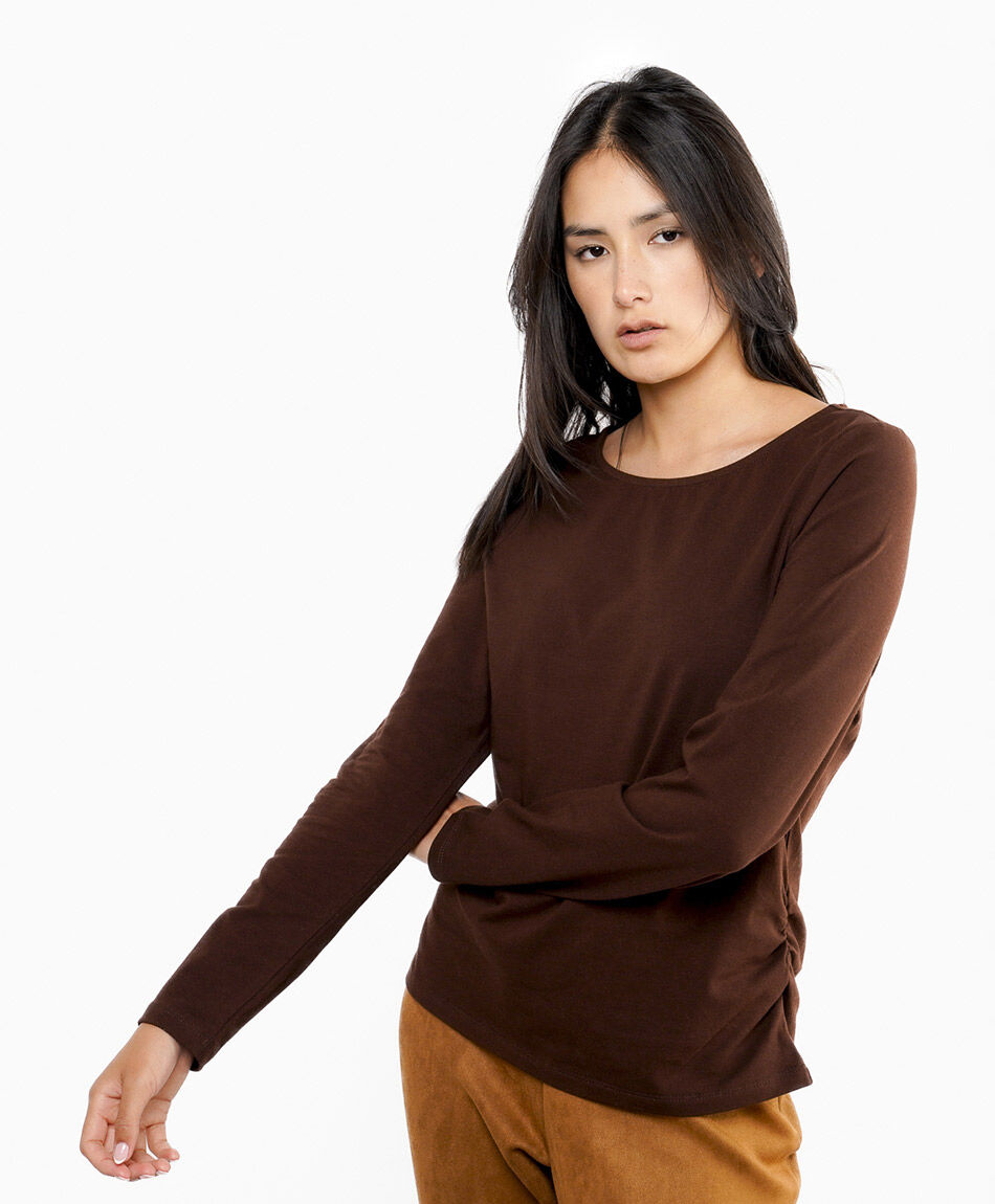 Polera mujer b&aacute;sica caf&eacute; manga larga