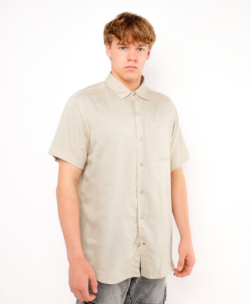 Camisa hombre b&aacute;sica manga corta