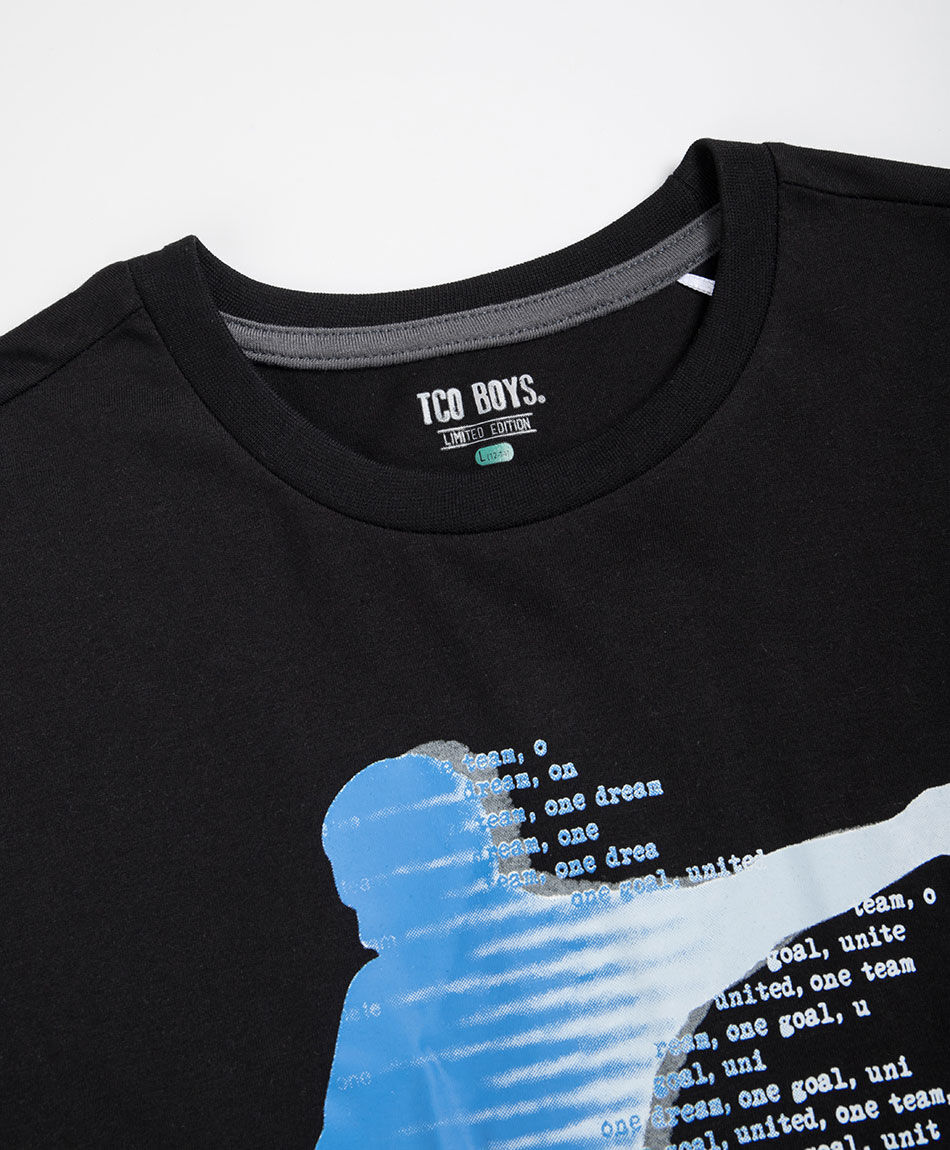 Polera ni&ntilde;o estampado futbol