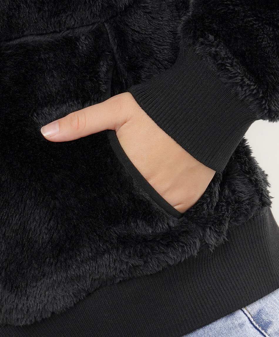 Polar mujer pelitos
