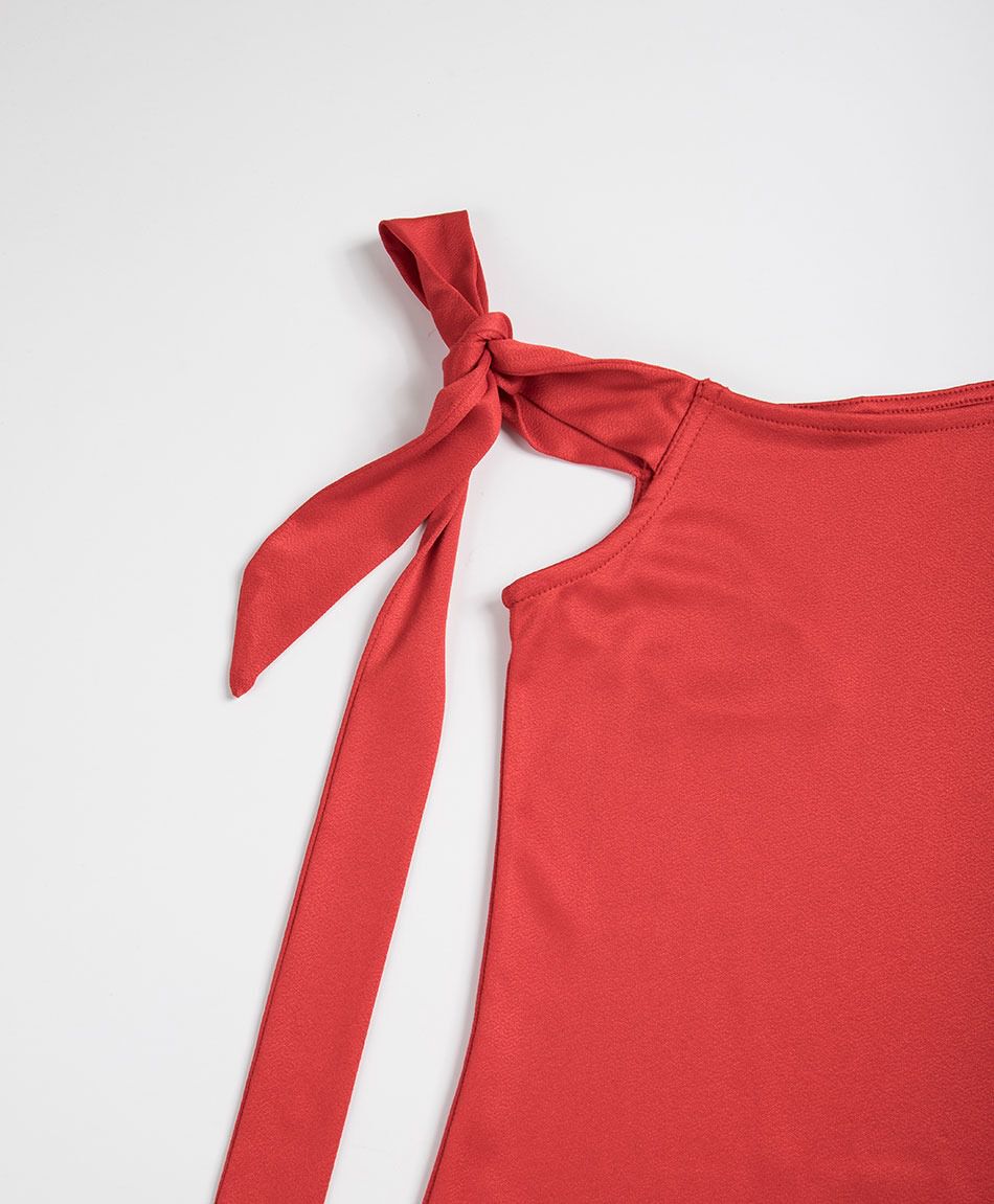 Remera mujer asimetrica lazo roja
