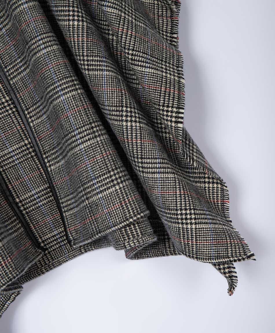 Poncho mujer broche dorado