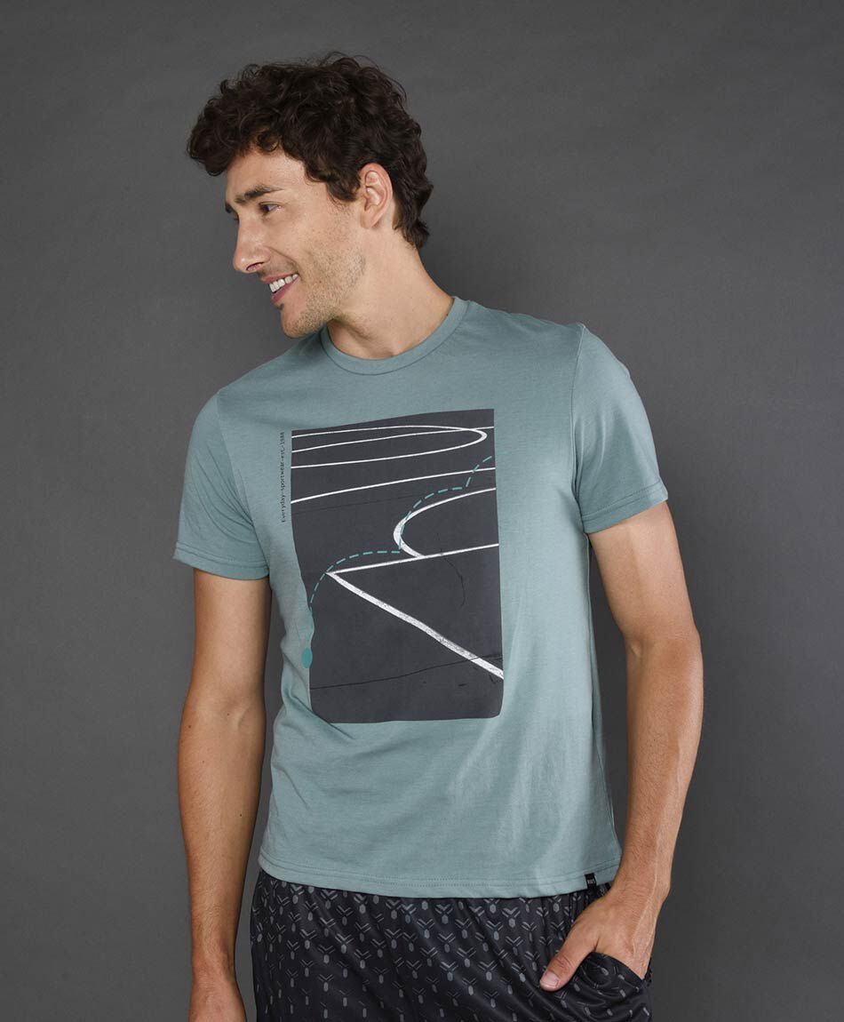 Polera deportiva hombre estampado calle