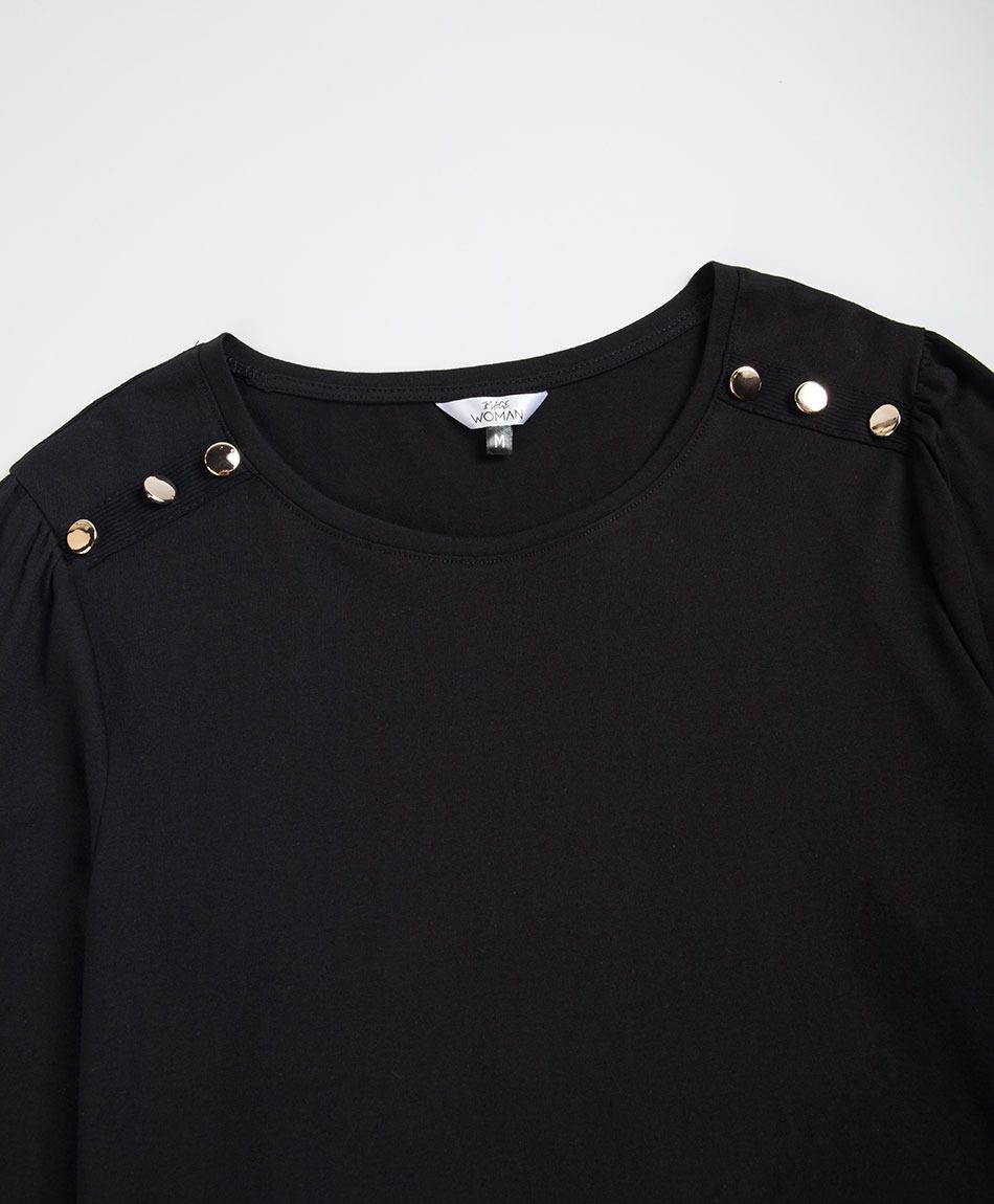 Remera mujer tachas hombro