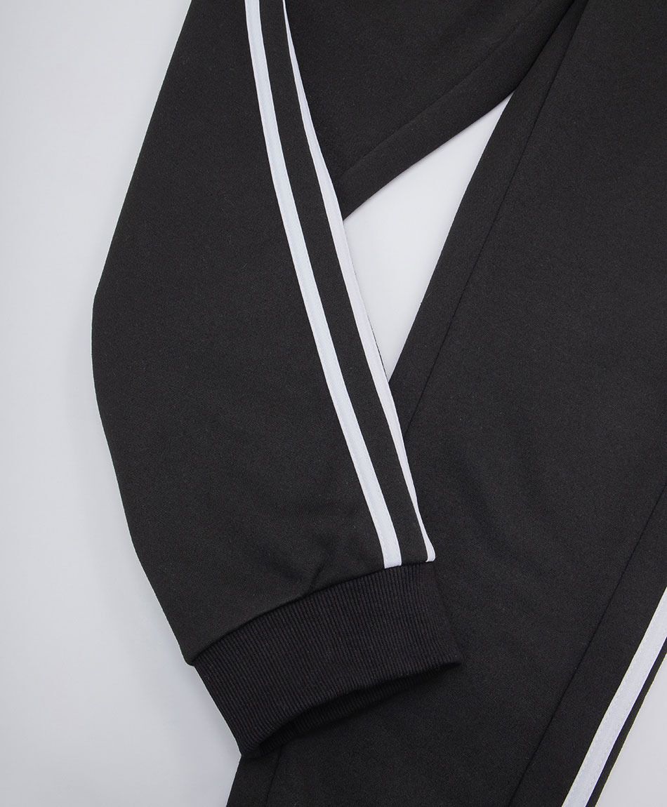 Pantal&oacute;n deportivo hombre negro l&iacute;nea doble