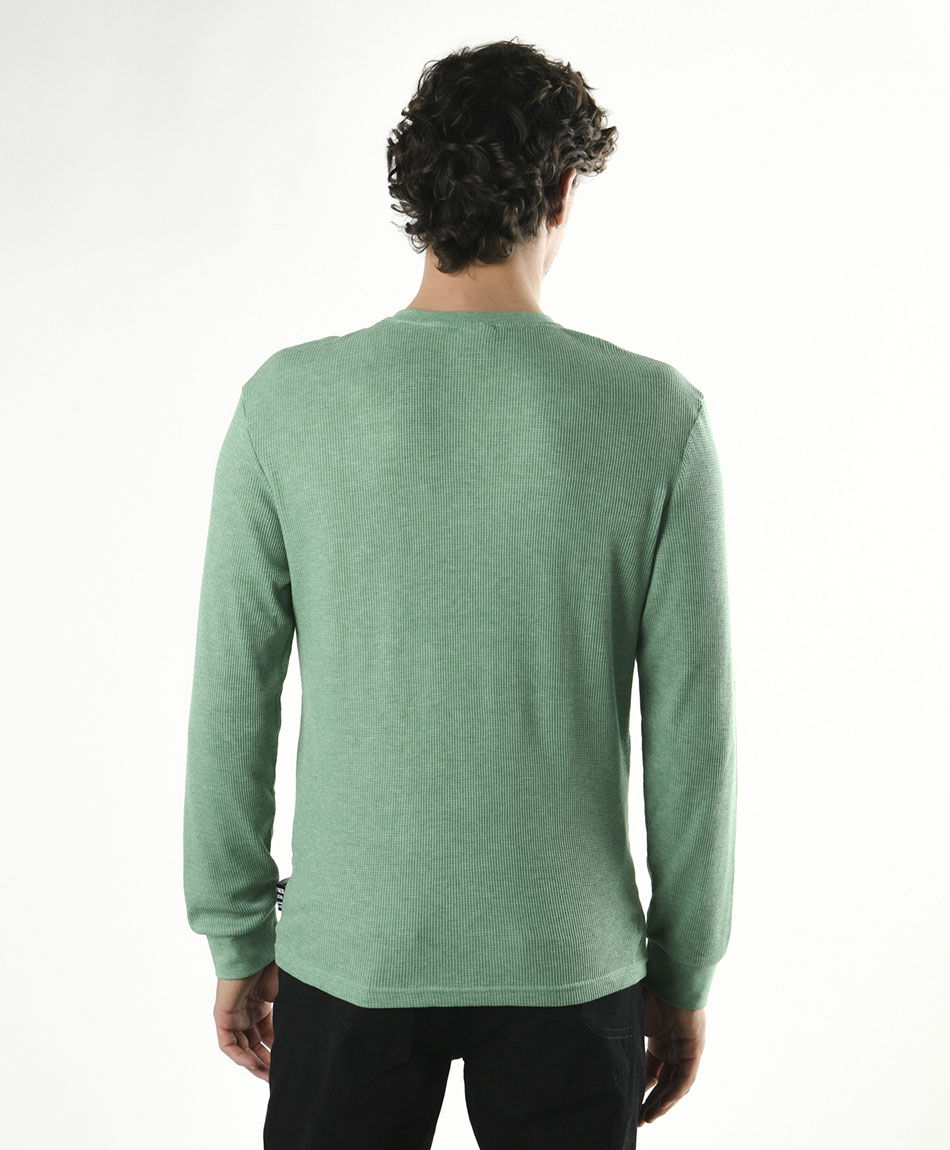 Remera hombre texturizada botones