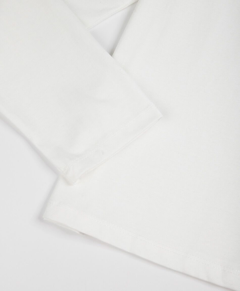 Remera mujer tachas hombro