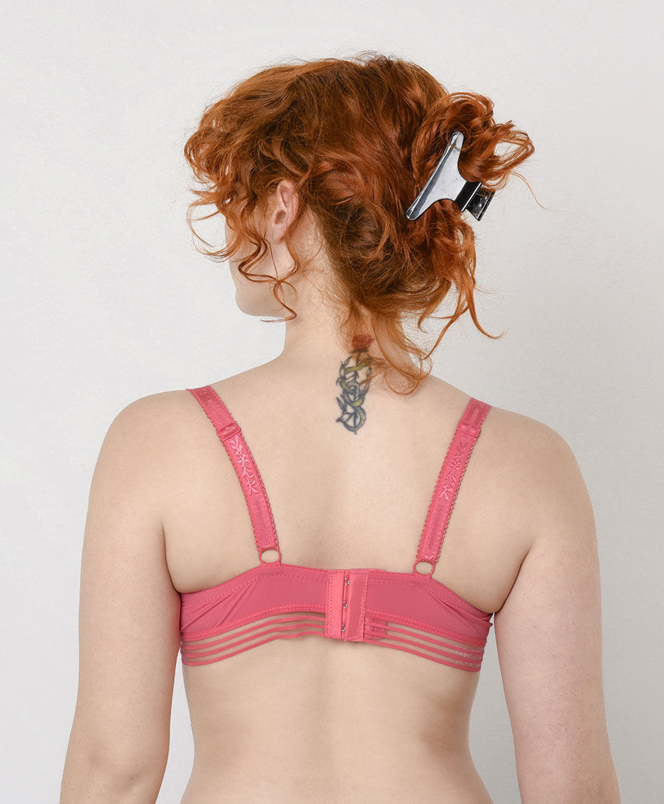 Corpi&ntilde;o mujer nudo push up