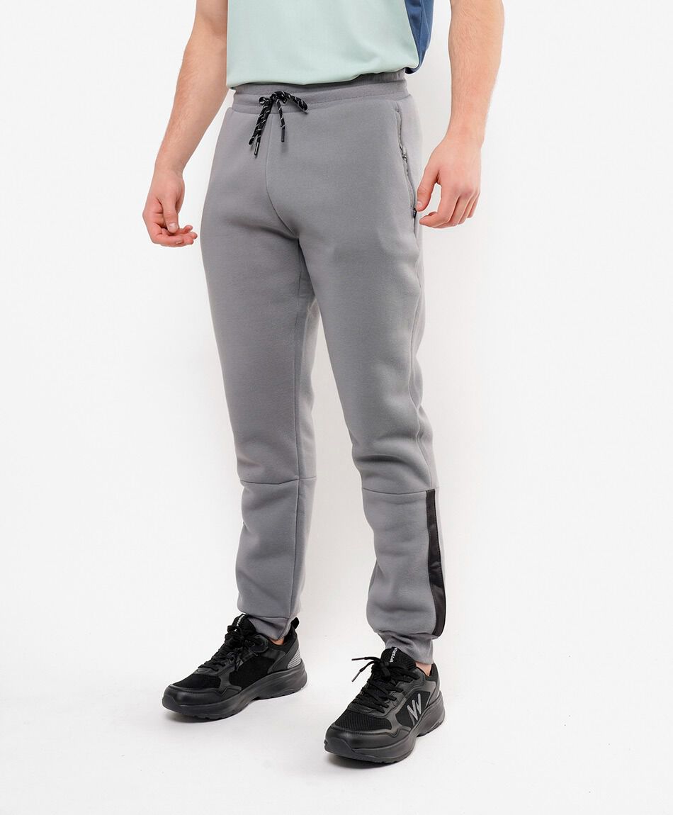 Pantal&oacute;n deportivo hombre costuras