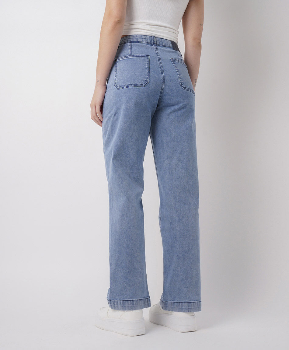 Jeans mujer straight bolsillo bot&oacute;n