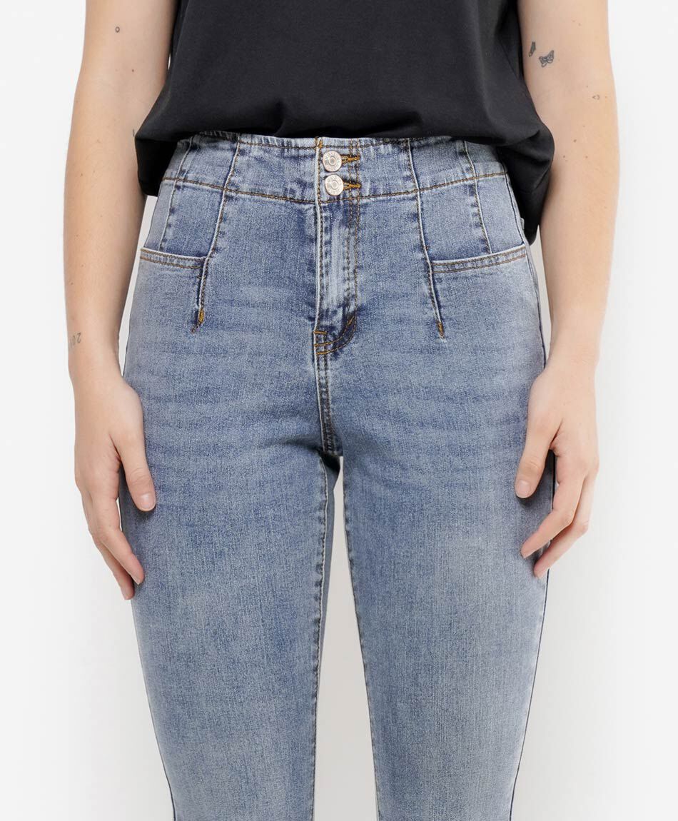 Jeans mujer flare pretina costuras