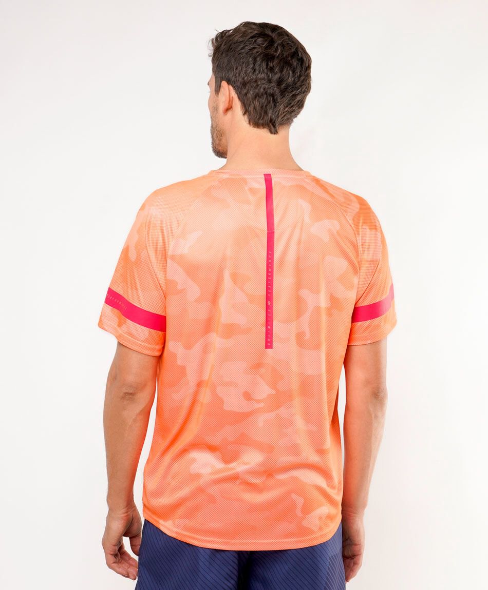 Remera deportiva hombre naranja l&iacute;neas