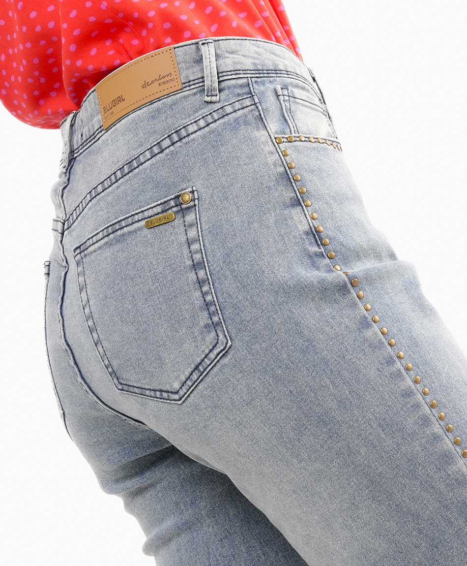 Jeans mujer tachas redondas flare