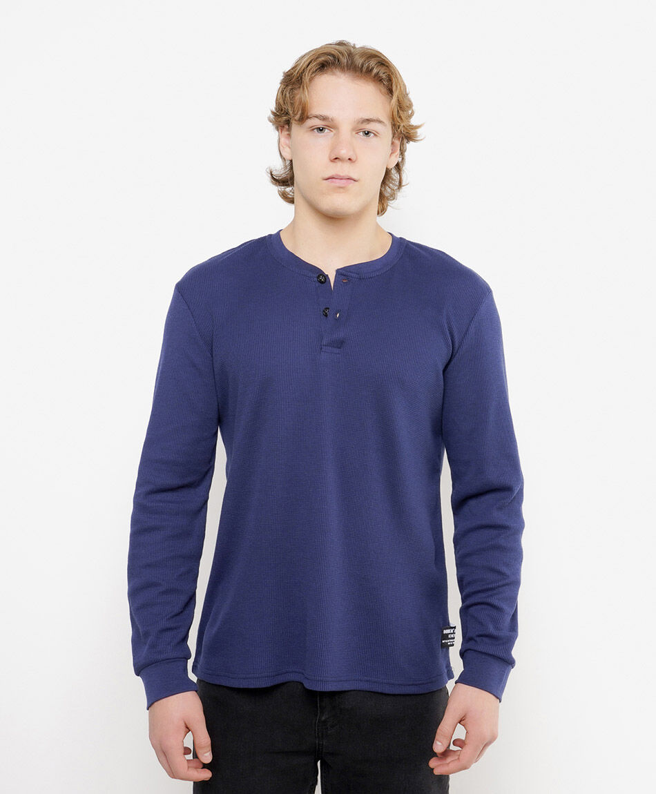 Remera hombre texturizada botones
