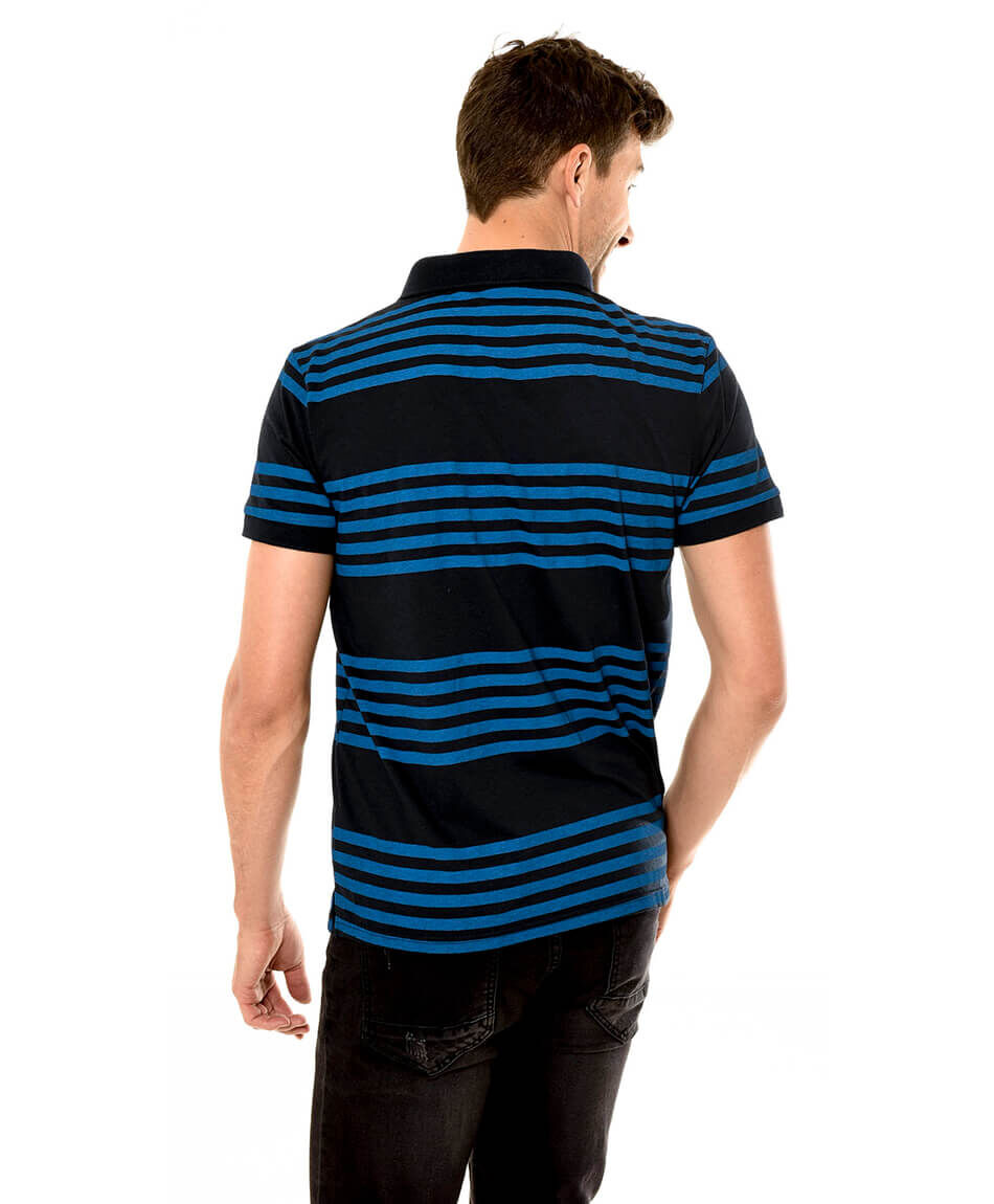 Polera cuello lineas