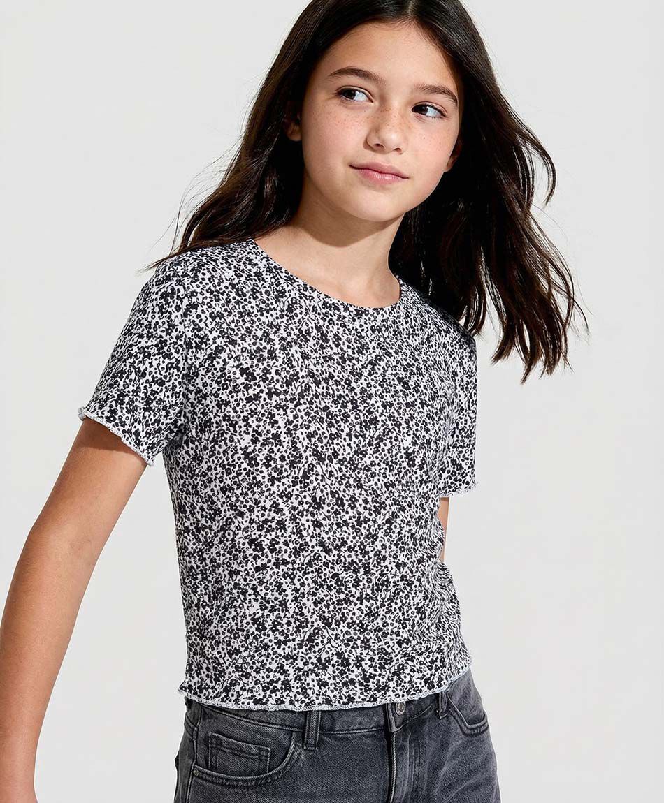 Remera ni&ntilde;a textura floreada