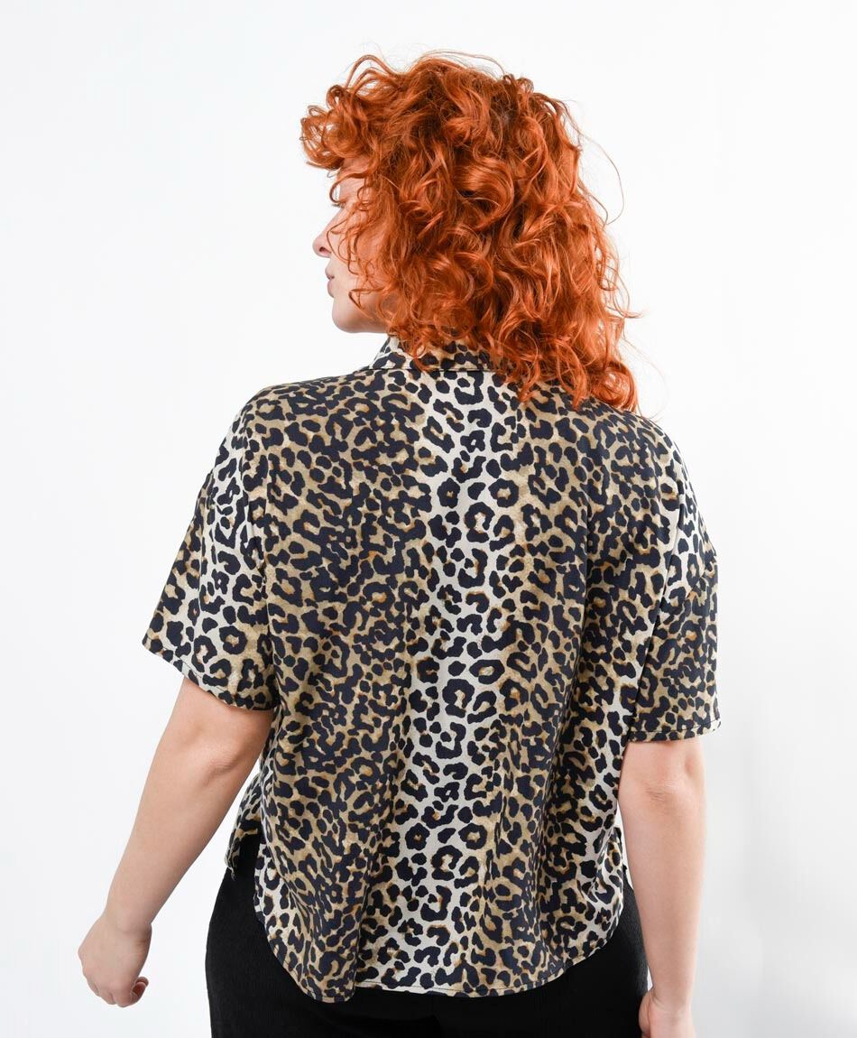 Camisa mujer animal print camisera